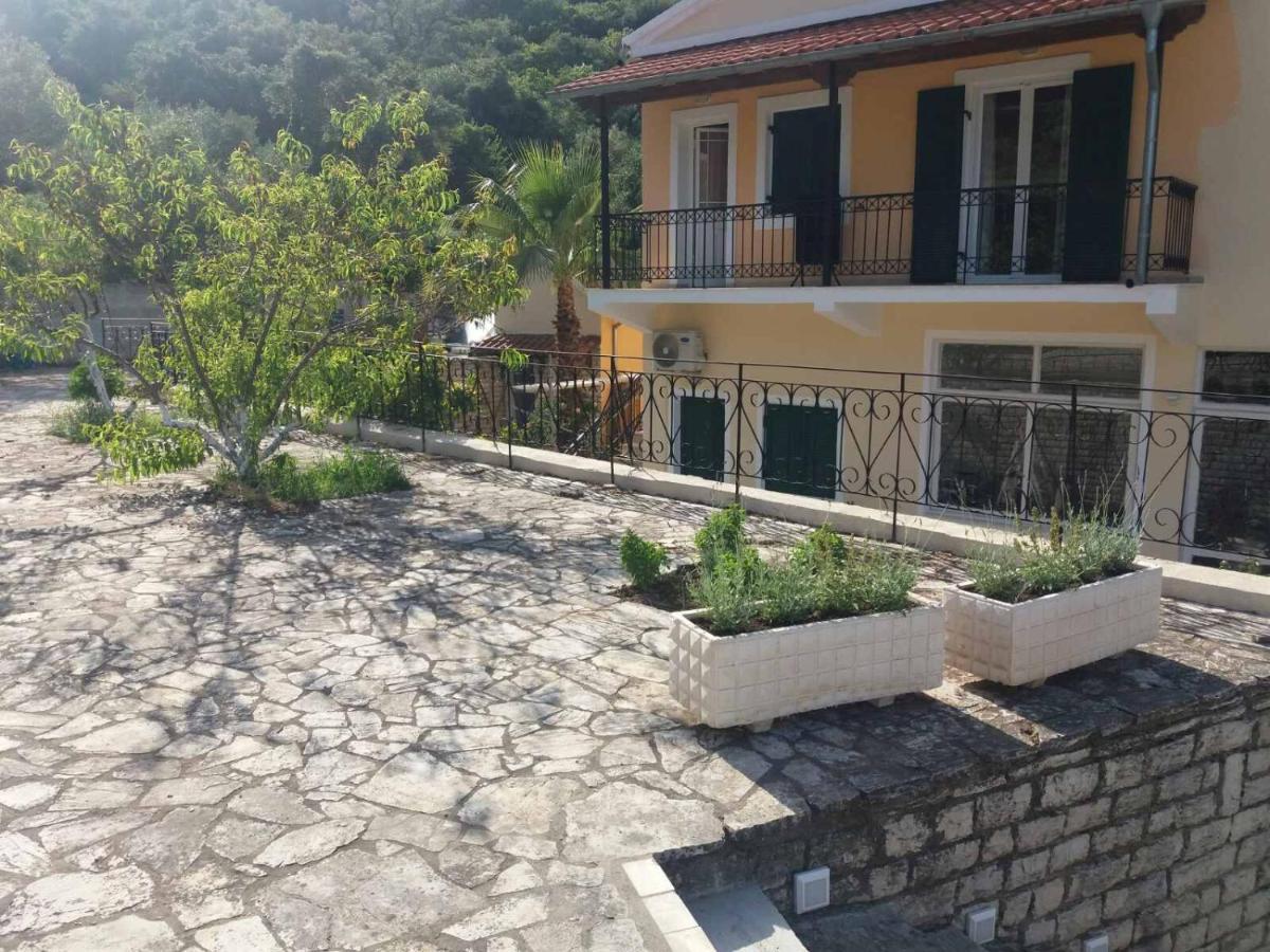 Lithino Apartments - 5Min From The Beach Agios Ioannis Peristeron  Luaran gambar